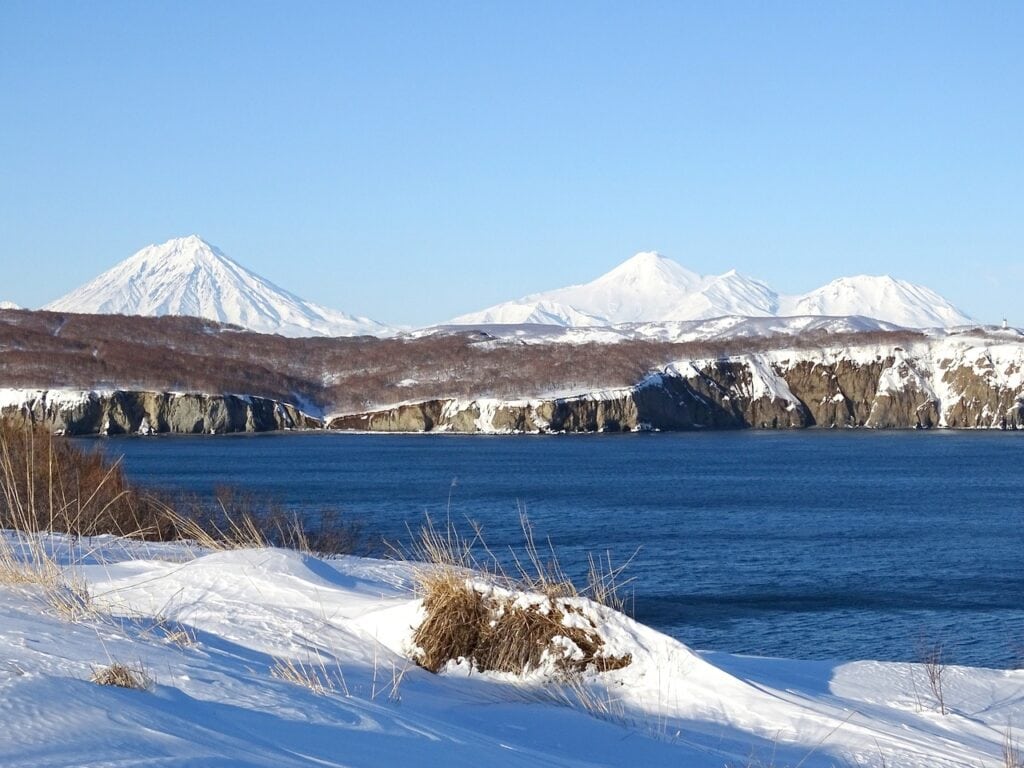 10 Tips for Exploring Submarine Volcanoes and Protecting Ocean Ecosystems