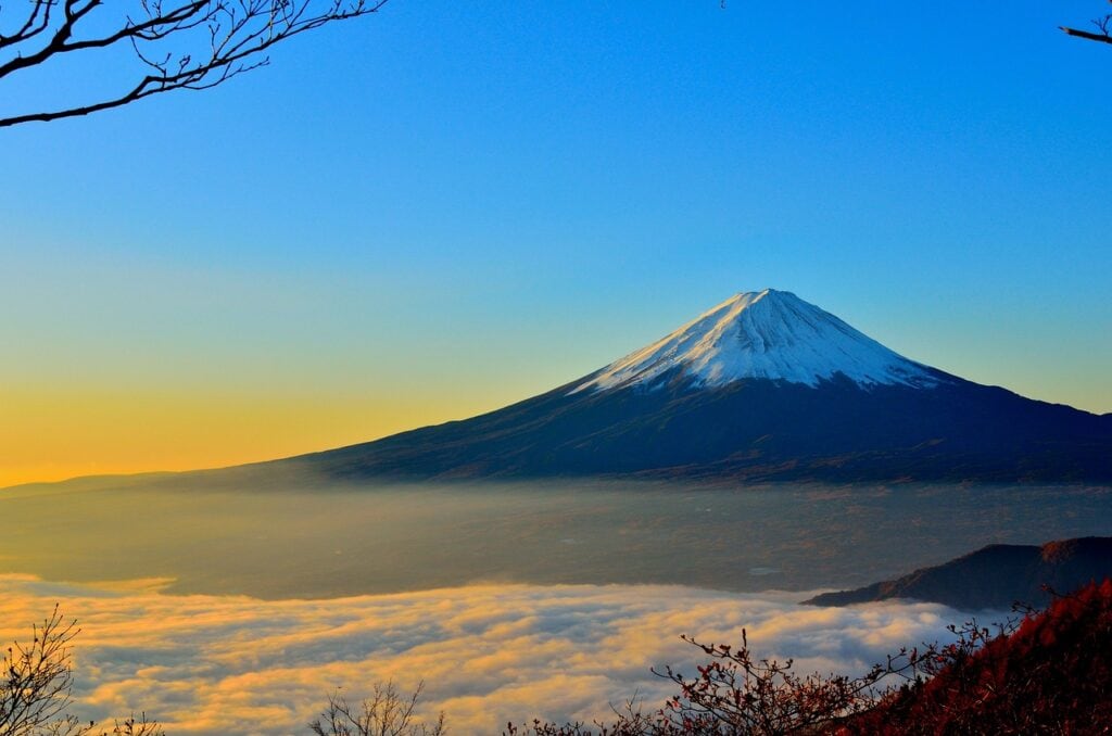 A Comprehensive Guide to Volcano Features in National Parks