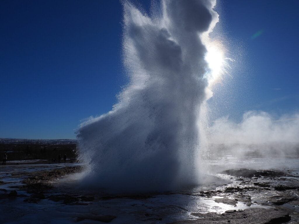 Harnessing Geothermal Energy from Volcano Eruptions: 7 Tips