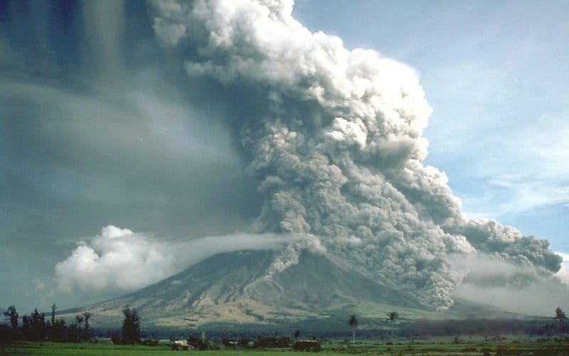 The Intense Heat of Pyroclastic Flows in Volcanoes