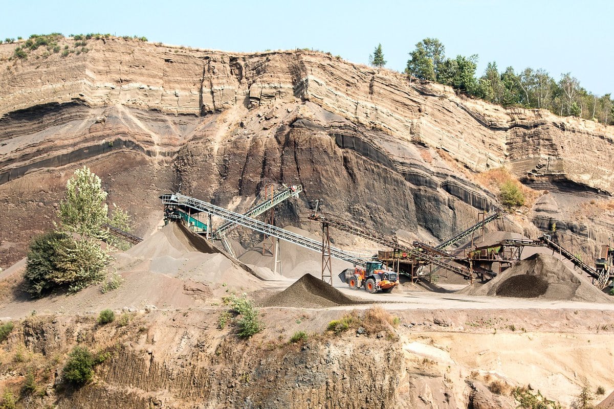 understanding the formation and eruption patterns of cinder cone volcanoes