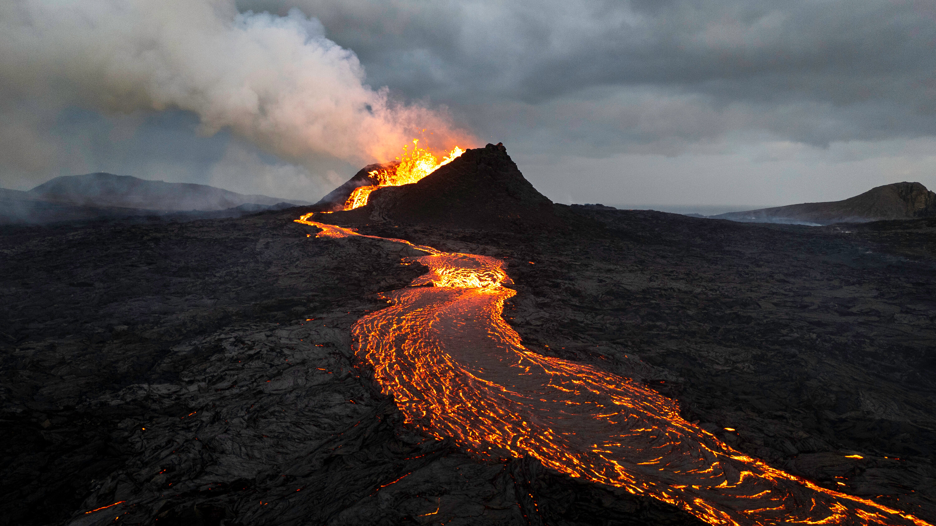 famous volcanic eruption stories from iceland 1